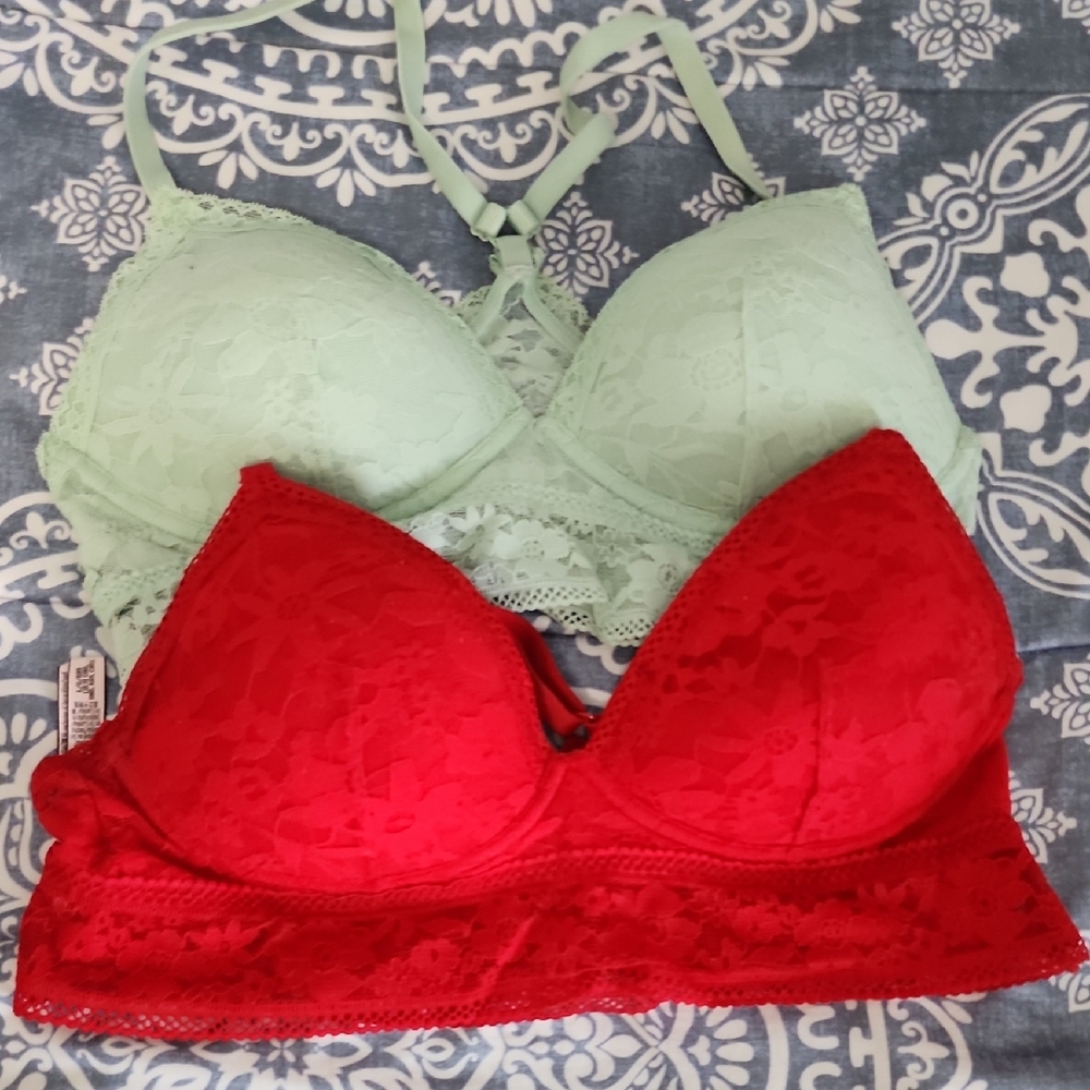 Victoria's Secret Red and Mint Lace Bra Set Size Large